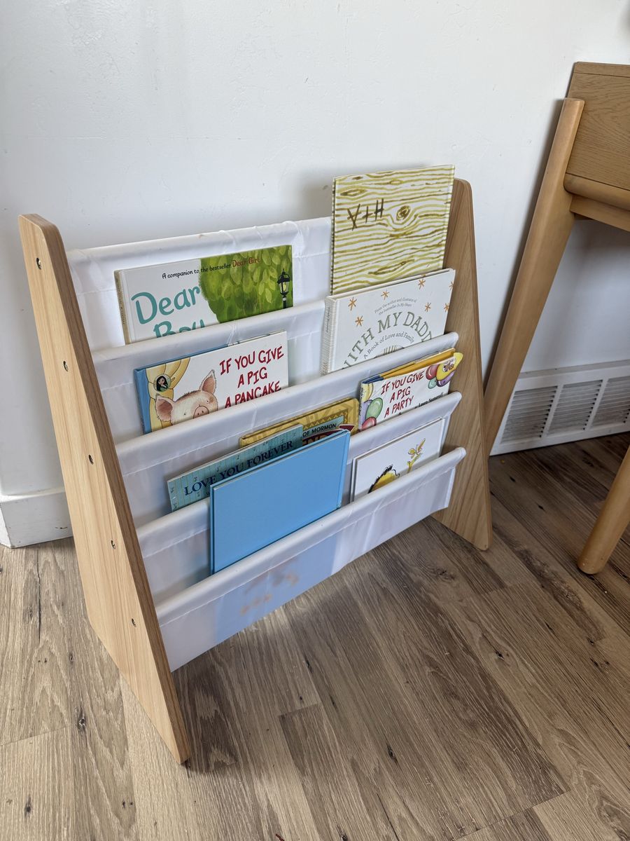 Kids Wooden Sling Bookshelf