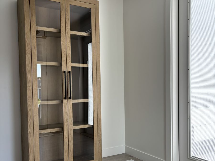 Main image 1