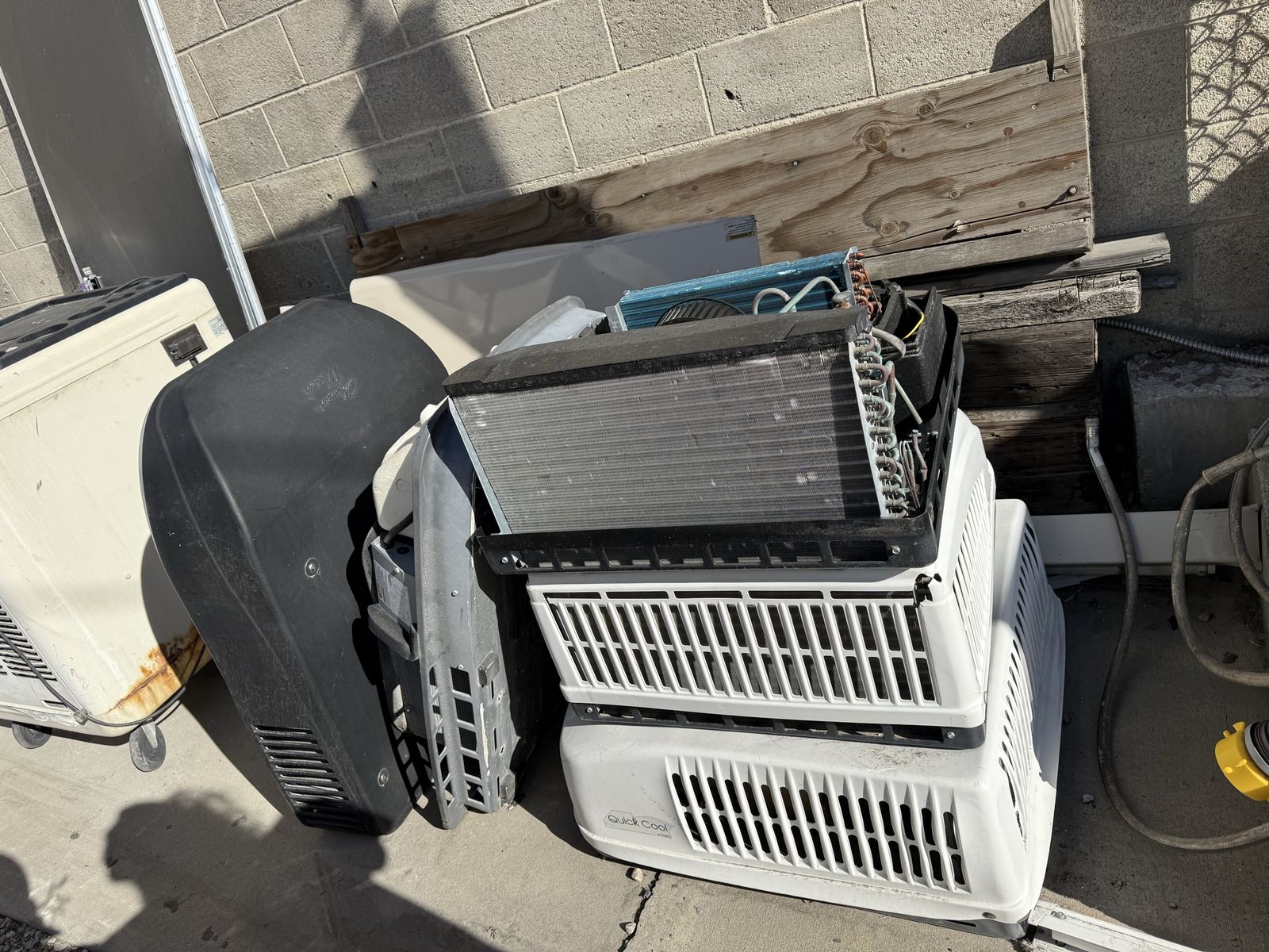 RV rooftop AC Units