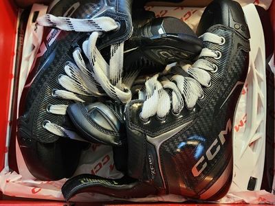 Black CCM Tacks XF Pro Hockey Skates Size 5 (New Condition)