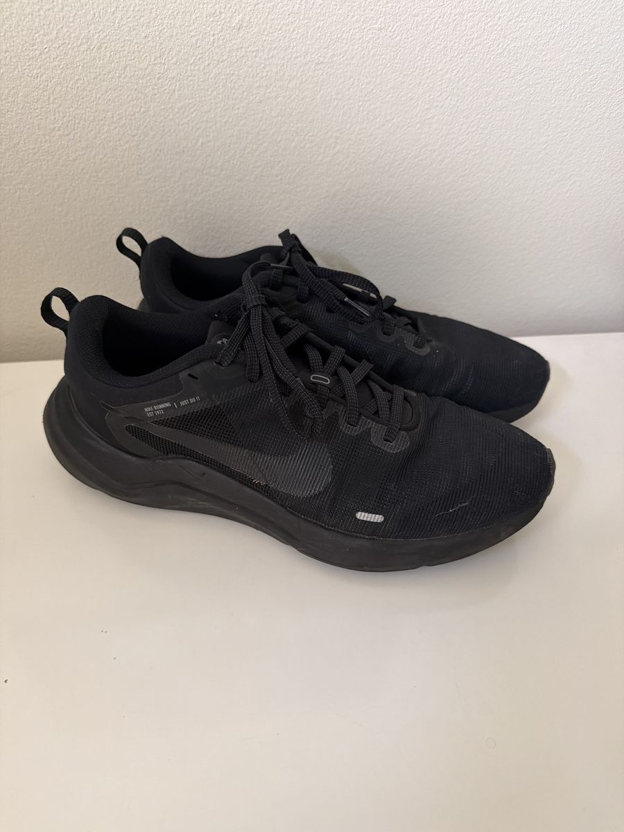 Nike men’s running shoes, size 9 men’s