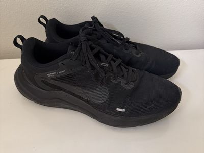 Nike men’s running shoes, size 9 men’s