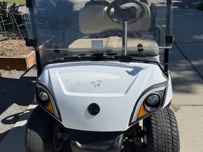 2022 Yamaha EFI quiet tech golf cart