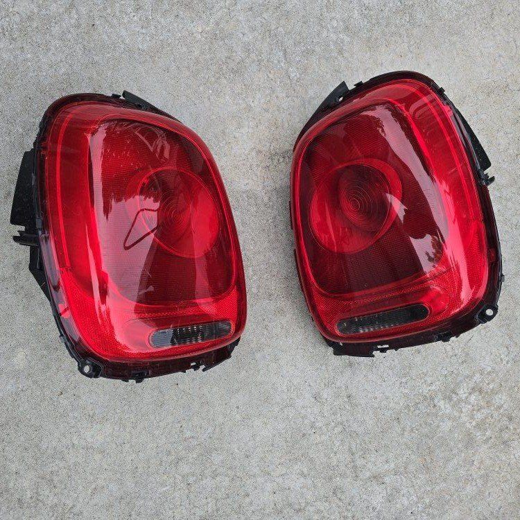 Mini cooper Tail Light Assemblies Pair - Driver & Passenger Rear Lights