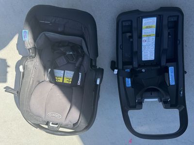FREE - Graco Infant Car seat - 1 yr old - with Base