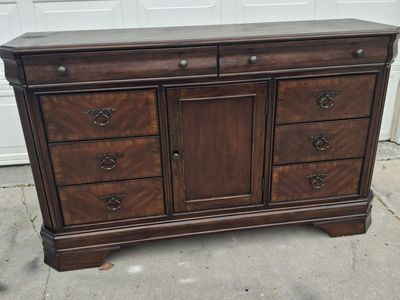 real wood 8 drawers dresser/jj