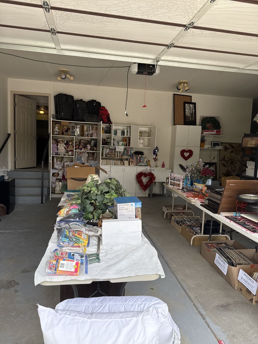 Yard Sale! Saturday 08/15- 7 am