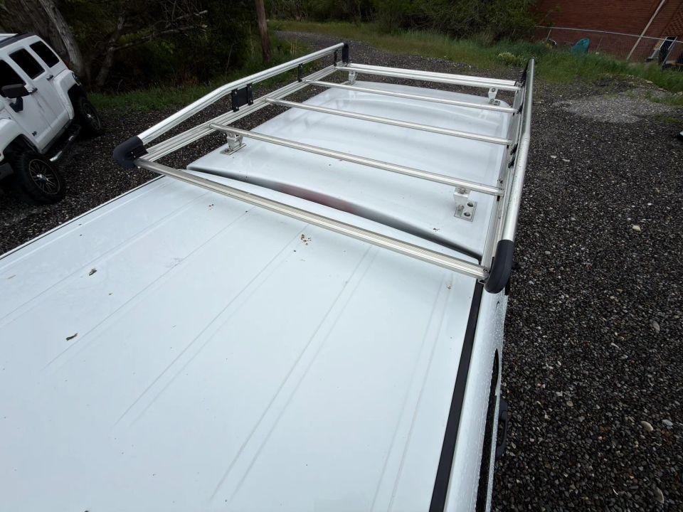Main image 3
