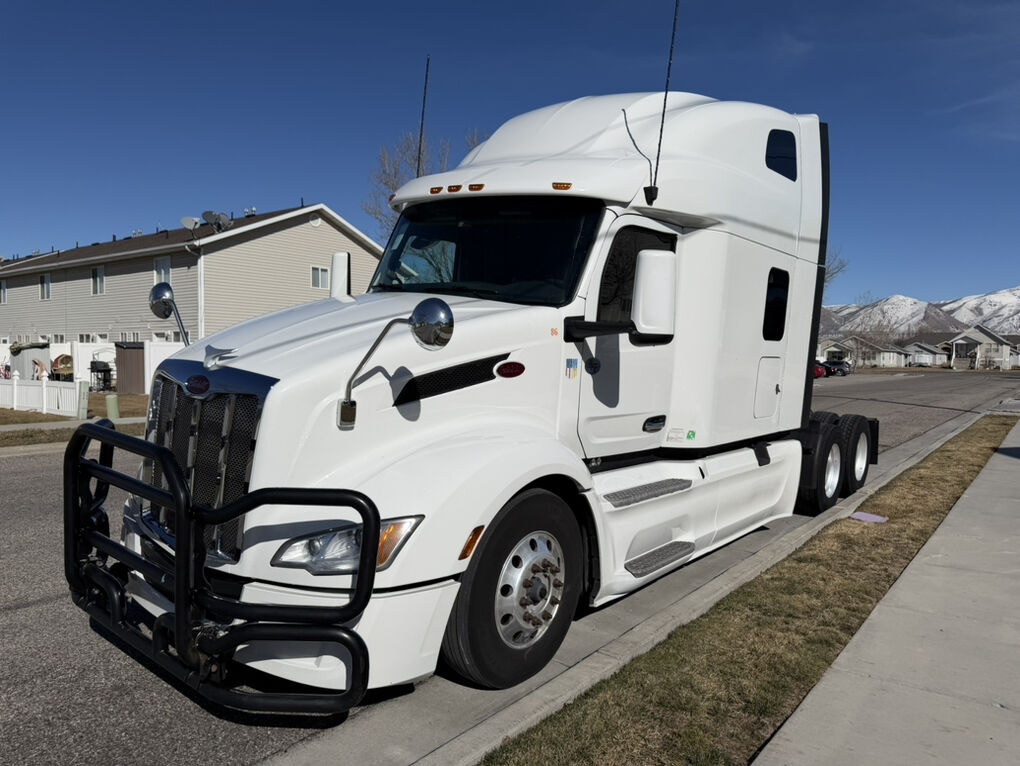 2022 Peterbilt 579 