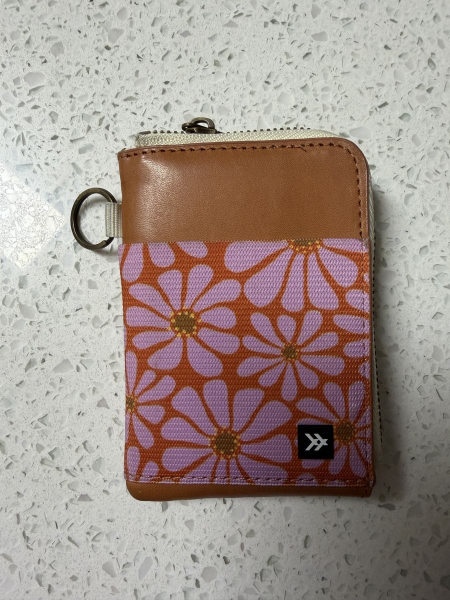 Thread Wallets Floral Zipper Wallet - Purple/Orange Daisy Canvas with Key Ring