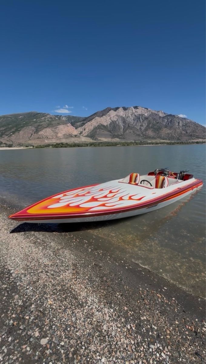 Hornet Marine Jet Boat 19’ BBC 1975