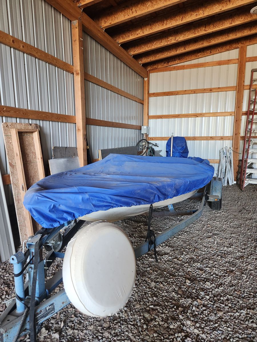 1989 commander ski boat