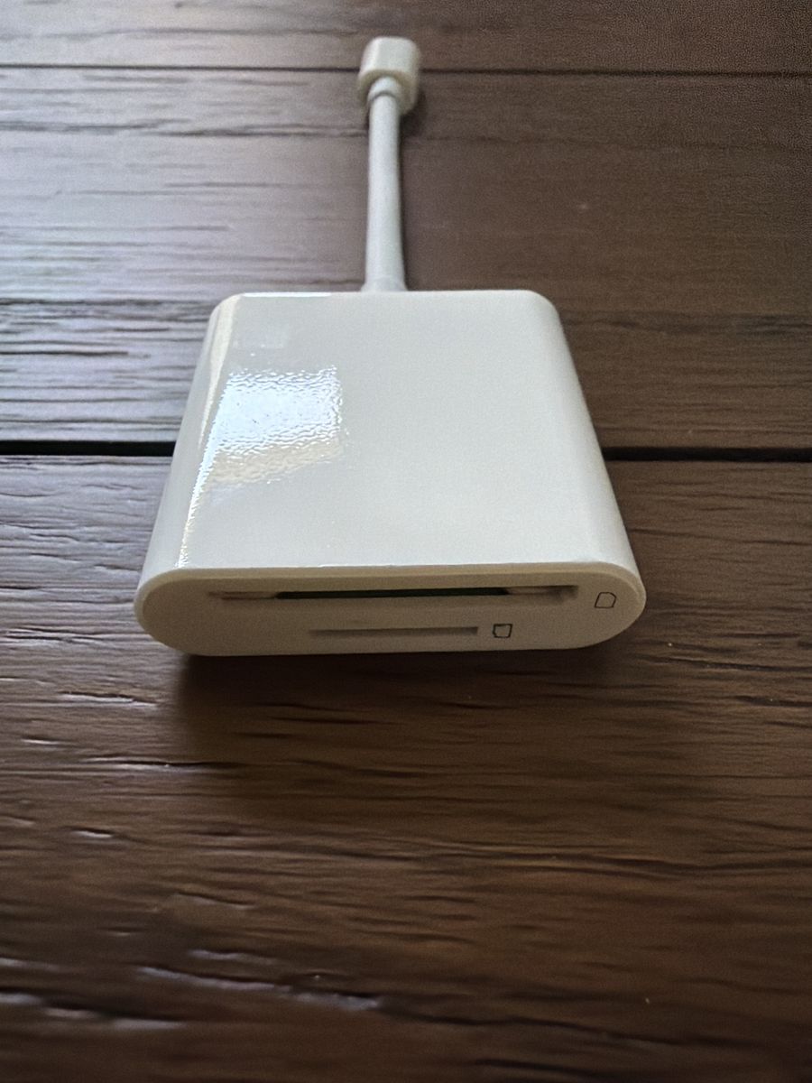 Apple SD/Micro SD lightning reader.