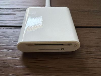 Apple SD/Micro SD lightning reader.