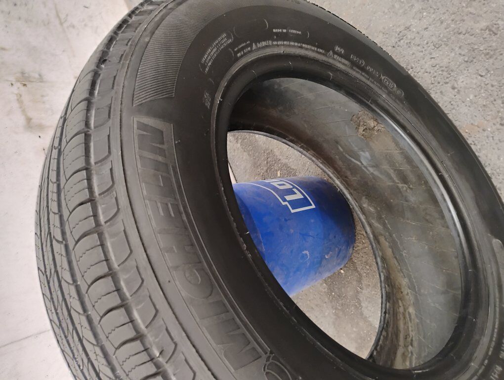 235/70R16 Michelin