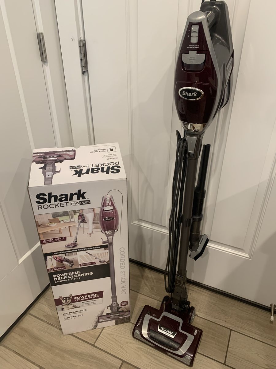 Like New Shark Deluxe Pro Vacuum - Only Tested