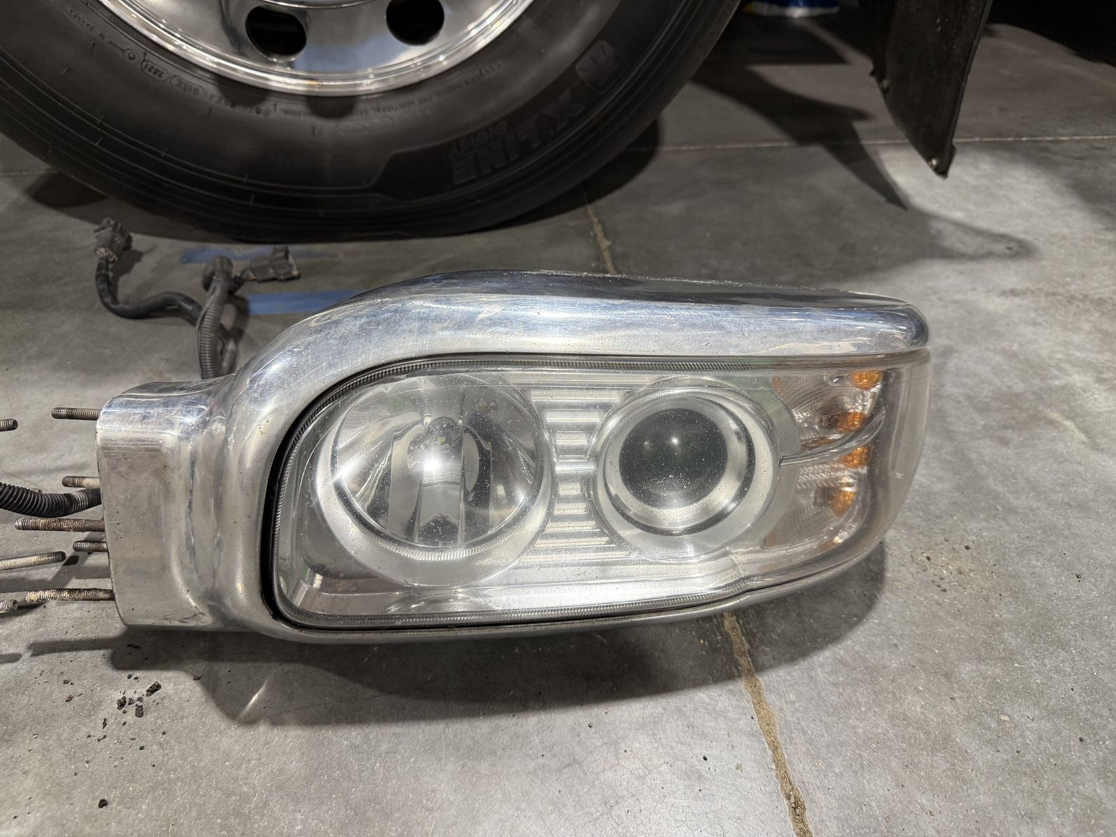 Peterbilt headlights