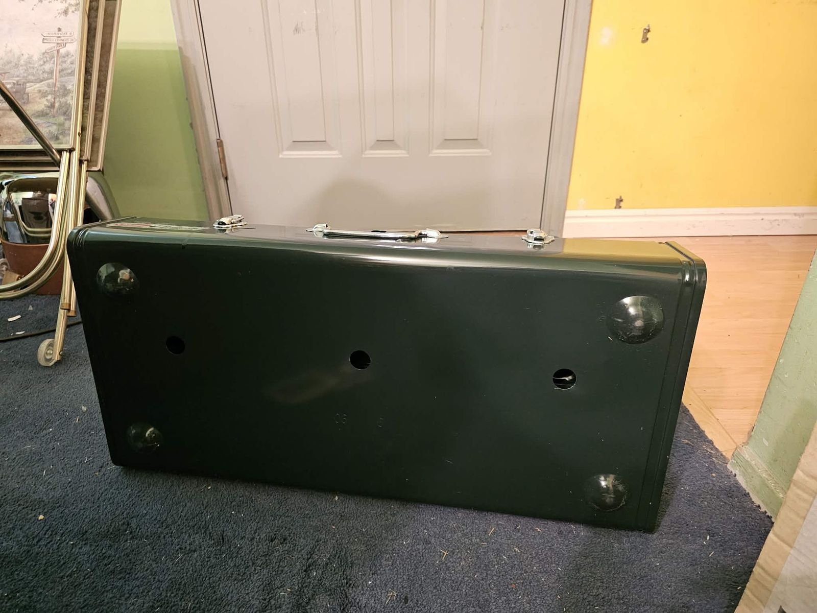 Main image 3