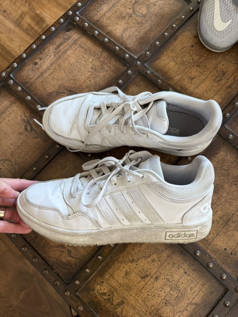 Adidas brand  men’s shoes white size 9