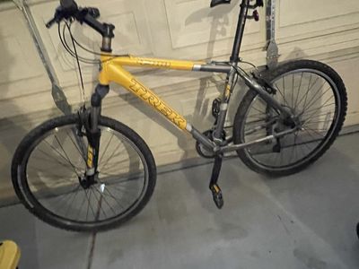 TREK 4300