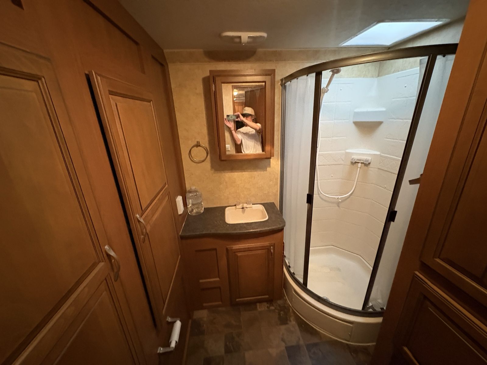 Main image 3