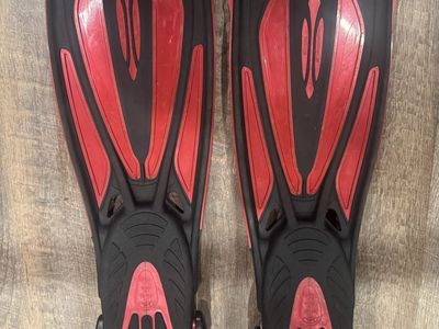 TUSA Solla Black/Red Open Heel Scuba Diving Fins w/ Heel Straps, Sz L-XL