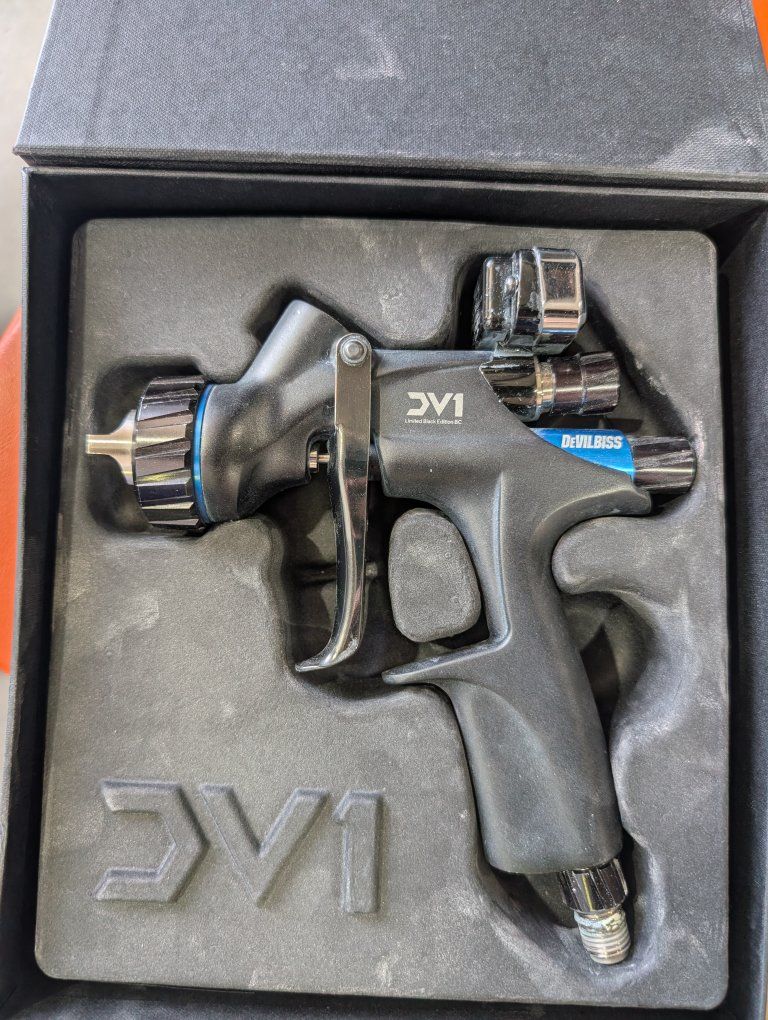 Paint gun DeVilbiss DV1-B Plus HVLP Spray Gun with DV1 Smart Repair Digital Gauge Kit