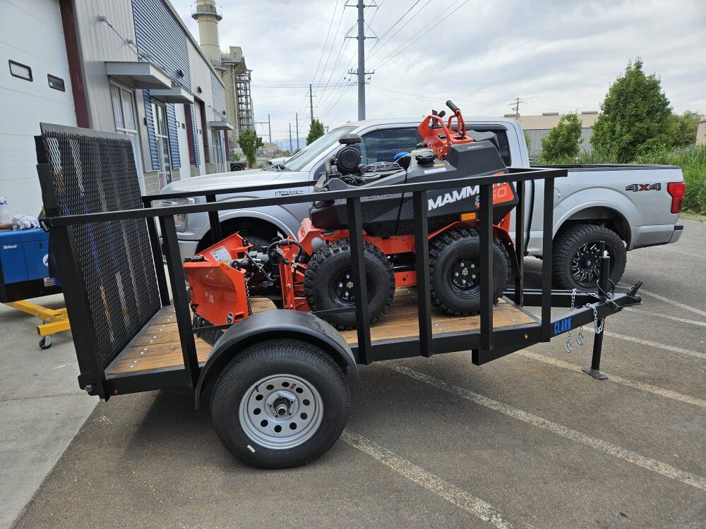 MAMMOTH 850 & Utility Trailer with EZ Grease Zerts