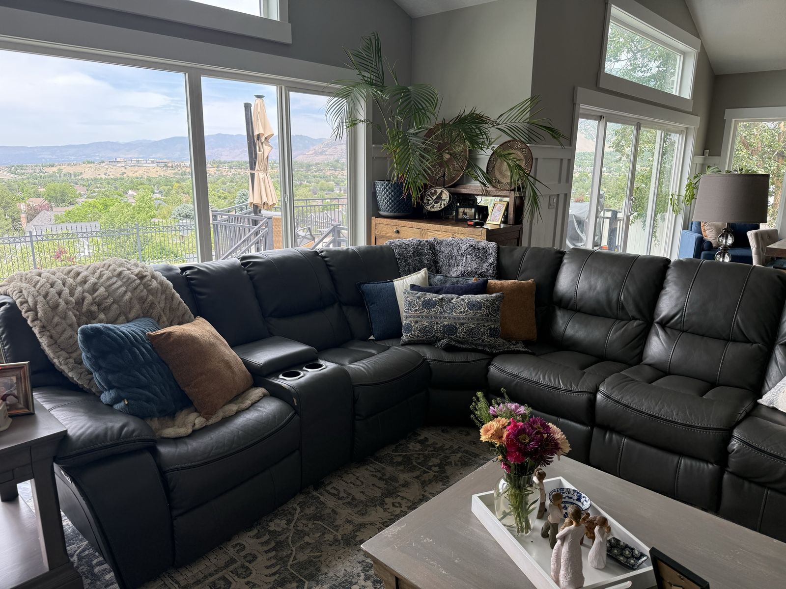 Reclining sectional
