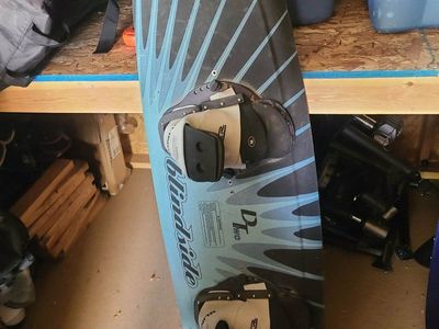 wakeboard w XL bindings