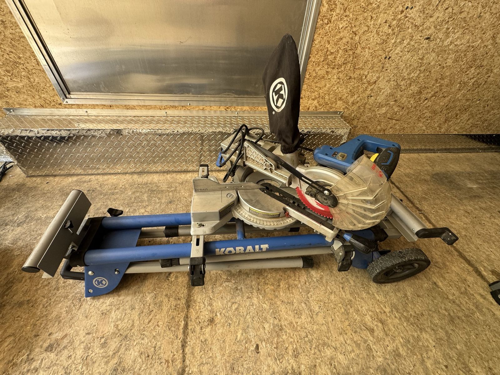 Kolbalt miter saw and portable stand