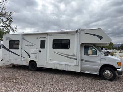 2006 Ford Four Winds RV – 29FT – Only 43,000 Miles – Sleeps 8!