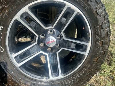 Set of 4 GMC Wheels with Nitto Trail Grappler M/T Tires 37x13.50R22LT