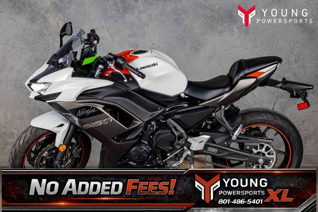 2023 Kawasaki Ninja® 650 Metallic Matte Graphenesteel Gray/Ebony