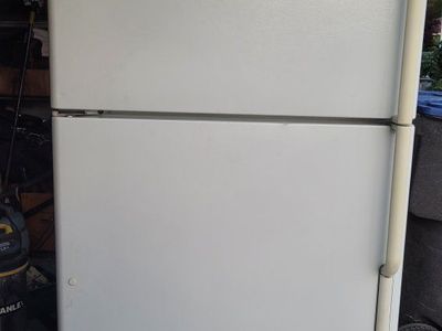 Maytag White Top Freezer Refrigerator