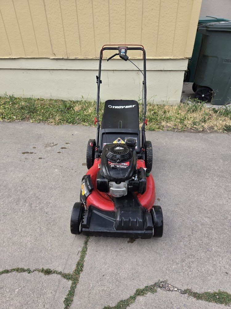 Troy-Bilt TB240 Self-Propelled Gas Lawn Mower with Honda Engine and Rear Bag