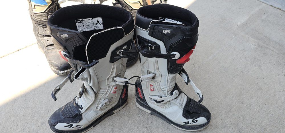 Leatt 3.5 HydraDri Off-Road Riding Boots - Size US 8 / EU 42