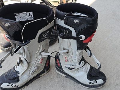 Leatt 3.5 HydraDri Off-Road Riding Boots - Size US 8 / EU 42