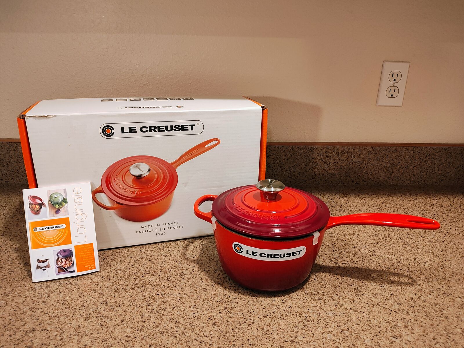 Brand New Le Creuset Signature 2.25 qt Saucepan - Cerise Red - Never Used!