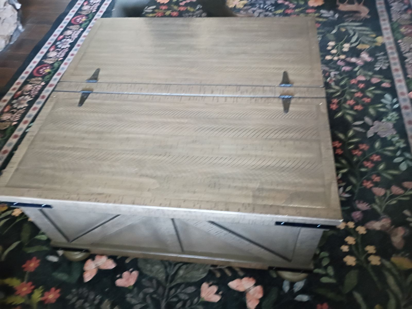 Main image 3