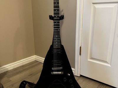 Gibson Flying V 80s guitar. No pick guard! With OHSC