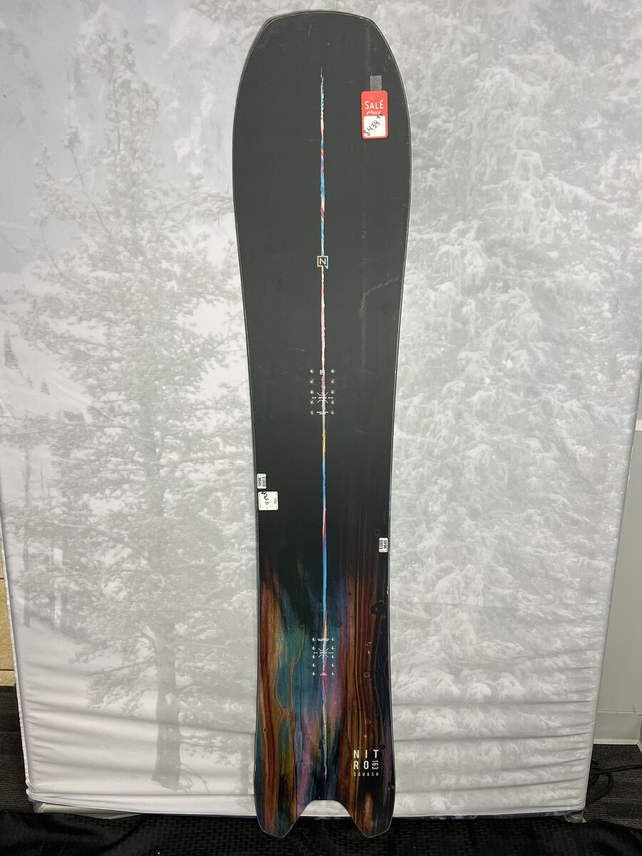 Lightly Used Nitro Squash 163 CM Snowboard 2025