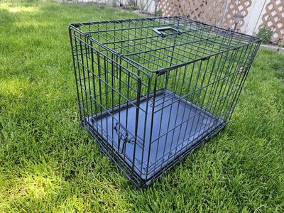 Medium Pet Kennel / Carrier