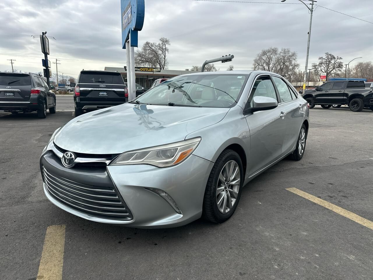 2016 TOYOTA CAMRY XLE V6