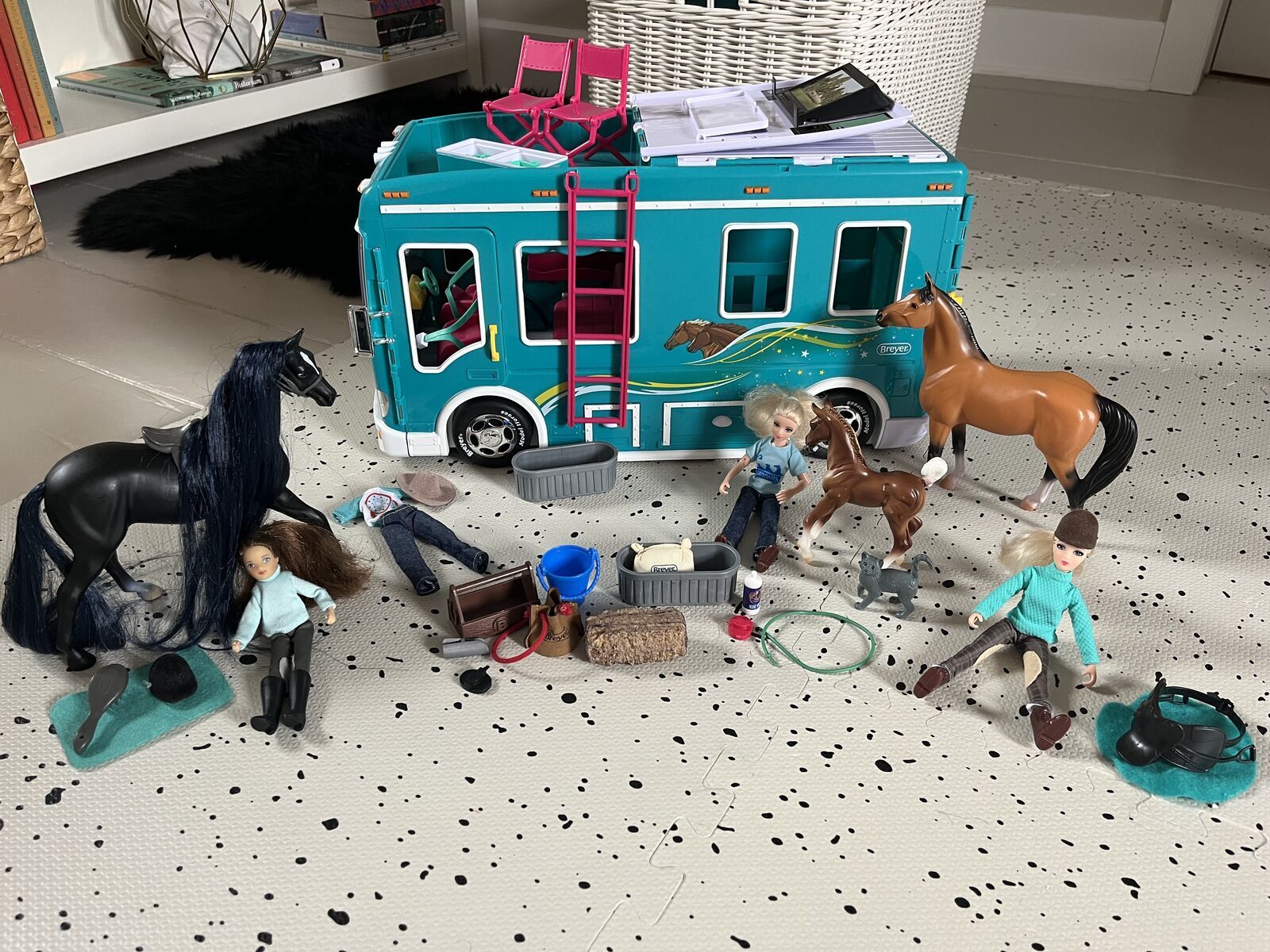 Kids Breyer Horse Cruiser Bundle