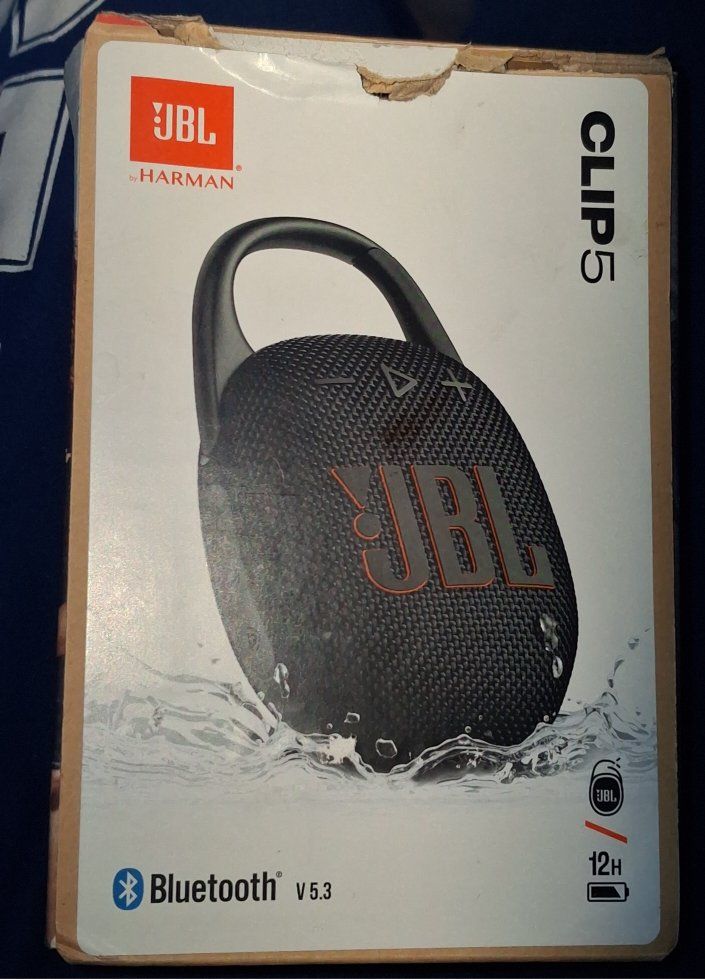 JBL Clip 5, an ultra-portable waterproof Bluetooth