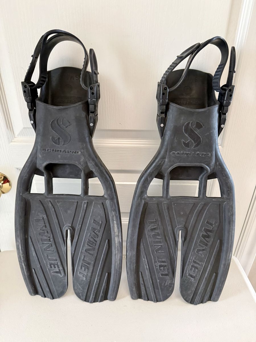 Size Small Scubapro Twin Jet Dive Snorkel Fins