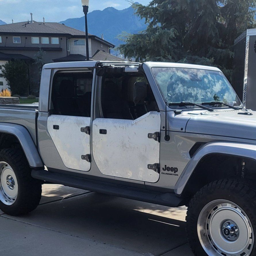 Jeep Custom Aluminum Half Doors and Holder
