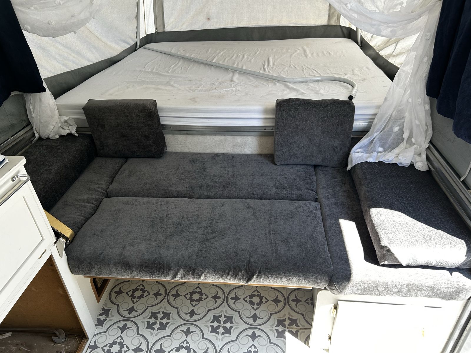 Main image 6