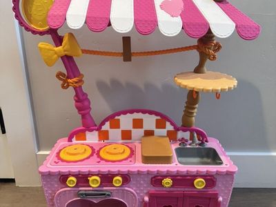 Lalaloopsy Bake Shop Kitchen